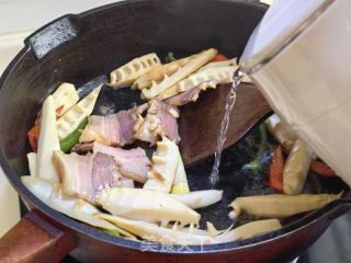 秋笋咸肉的做法步调：8