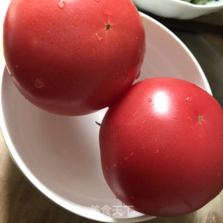 西白柿炒鸡蛋的做法步调：1