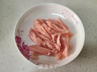 辣椒炒鸡胸肉的做法步调：2