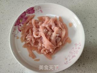 辣椒炒鸡胸肉的做法步调：3