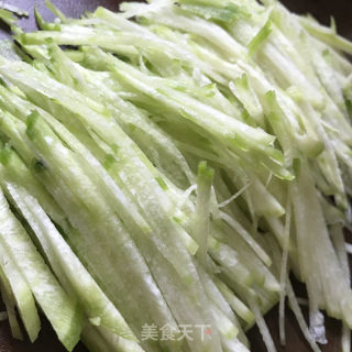 单蛋萝卜丝汤的做法步调：3