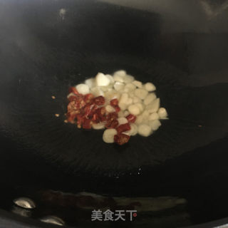 蒜片炒包包菜的做法步调：5