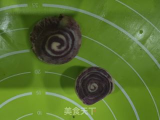 彩色螺旋蛋黄酥的做法步调：11