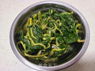 天黄叶鸡蛋煎饼的做法步调：1