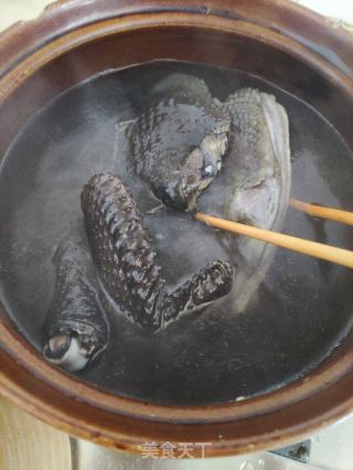 花胶黑鸡汤的做法步调：4