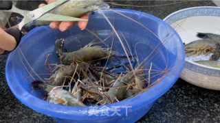 蒜蓉黄油虾的做法步调：2
