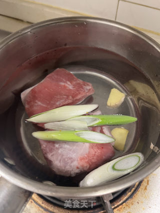 回锅肉的做法步调：1