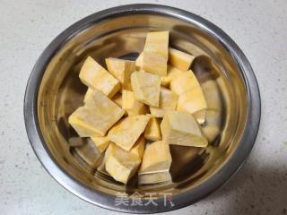 白薯纯粮米粥的做法步调：1