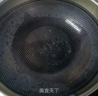 鳗鱼干炖利剑菜的做法步调：4