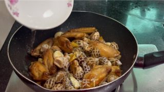 花螺焗鸡翅的做法步调：13