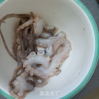 菜芯心蘑炒八爪鱼的做法步调：5